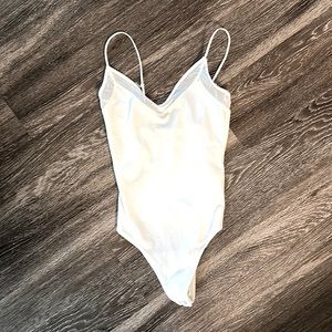 🛍️ 3/$25 White XS bodysuit from abercrombie